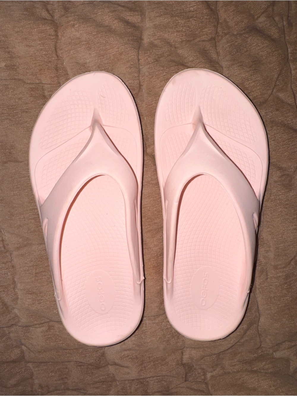 OOFOS Women's Pale Pink Recovery Flip Flop Sandals